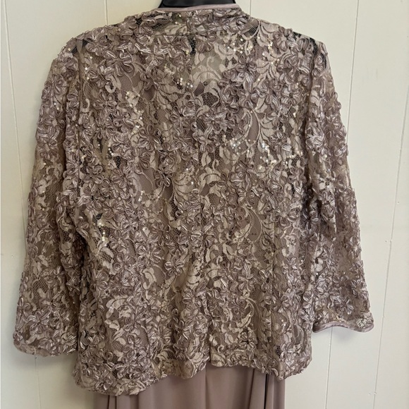 Jessica Howard formal dress 16 champagne embellished jacket - Picture 10 of 11